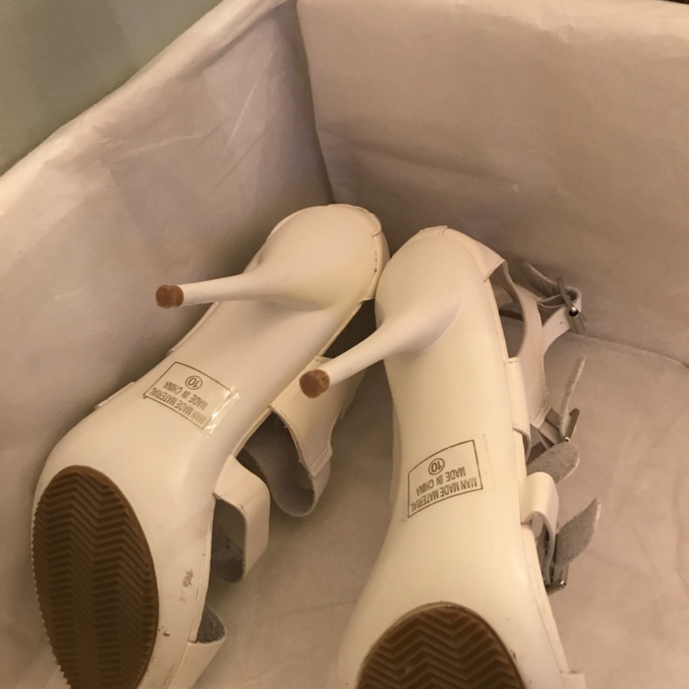 Shoes - Picture 3 of 4